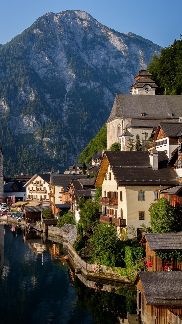 Hallstatt nad górskim jeziorem