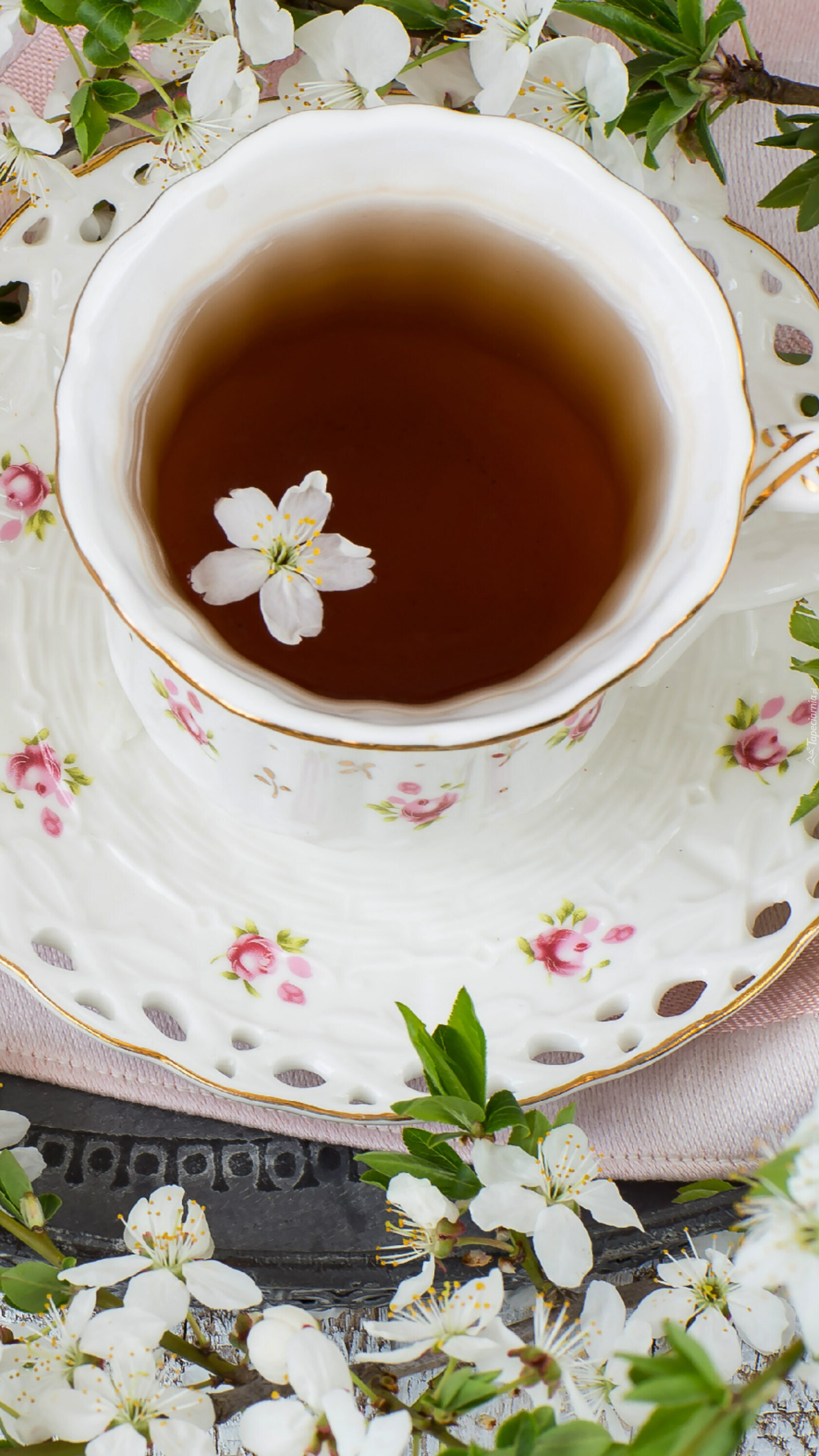 Herbata w porcelanowej filiżance