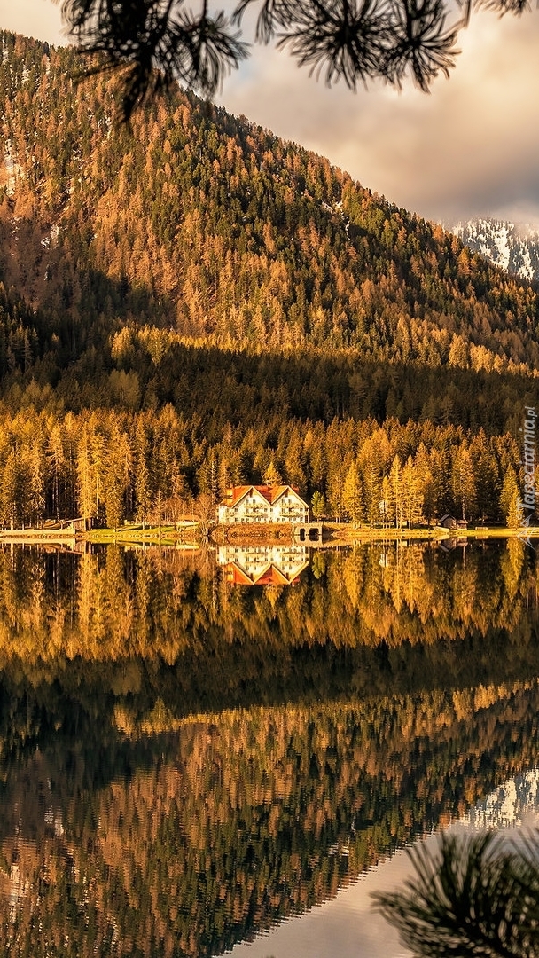 Hotel Seehaus nad jeziorem Anterselva Lake we Włoszech