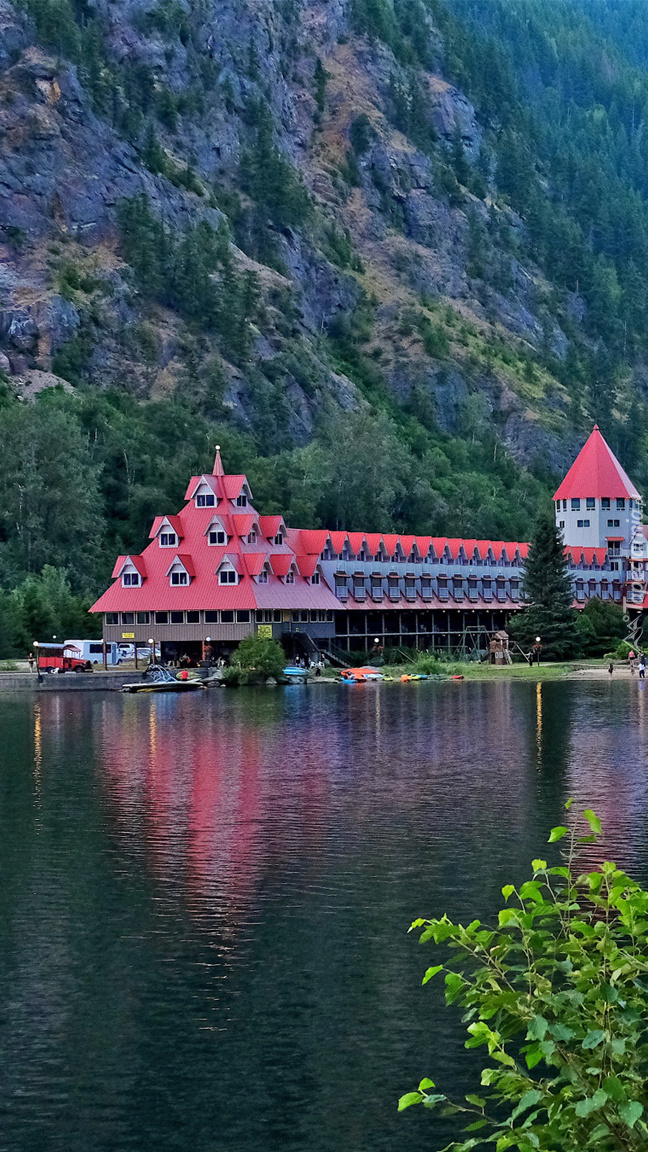 Hotel Three Valley Lake Chateau nad jeziorem Three Valley Lake