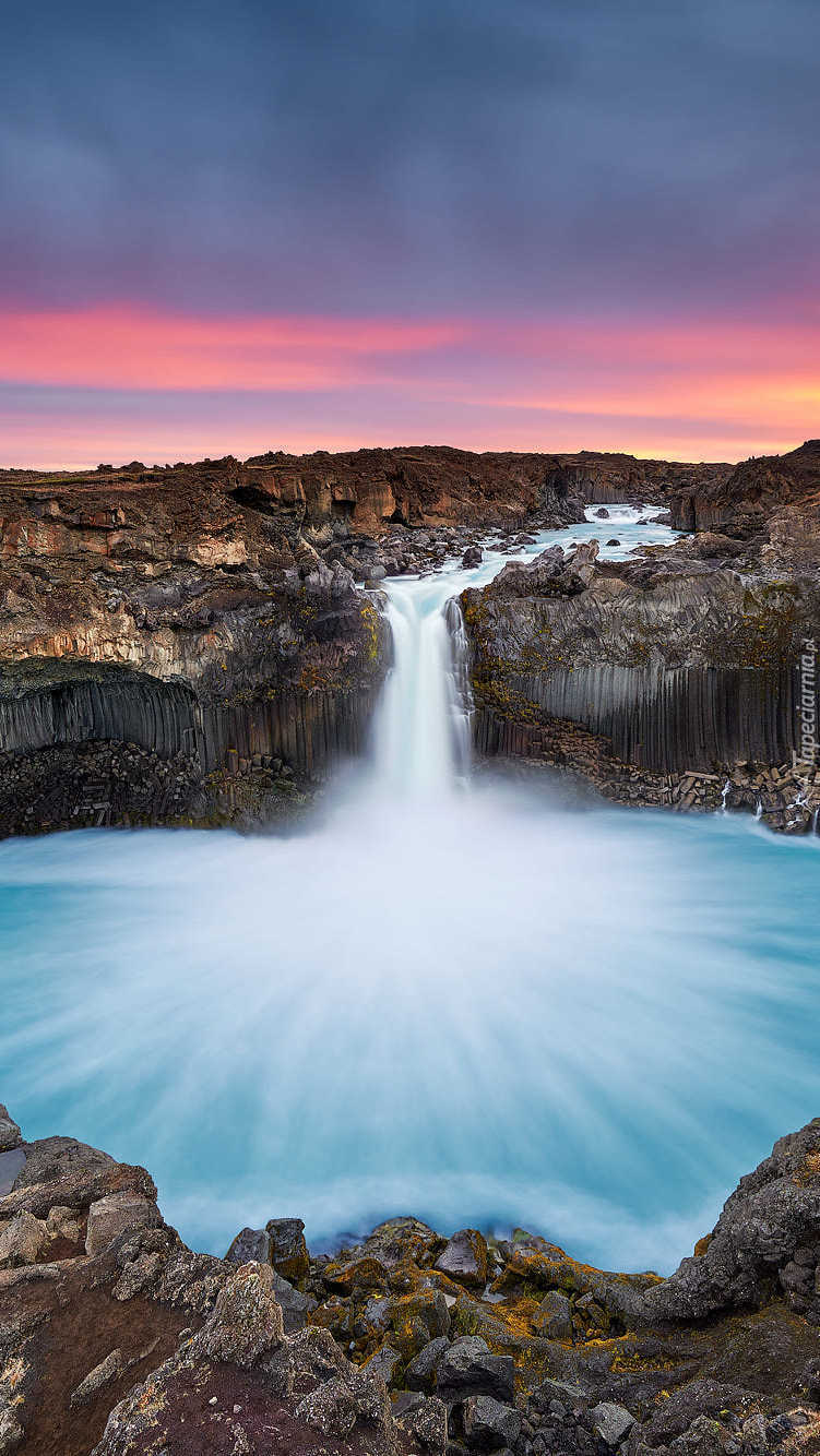 Islandzki wodospad Aldeyjarfoss