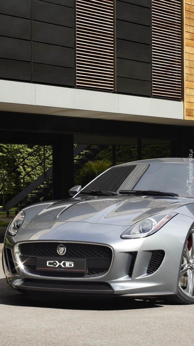 Jaguar C-X16 na drodze