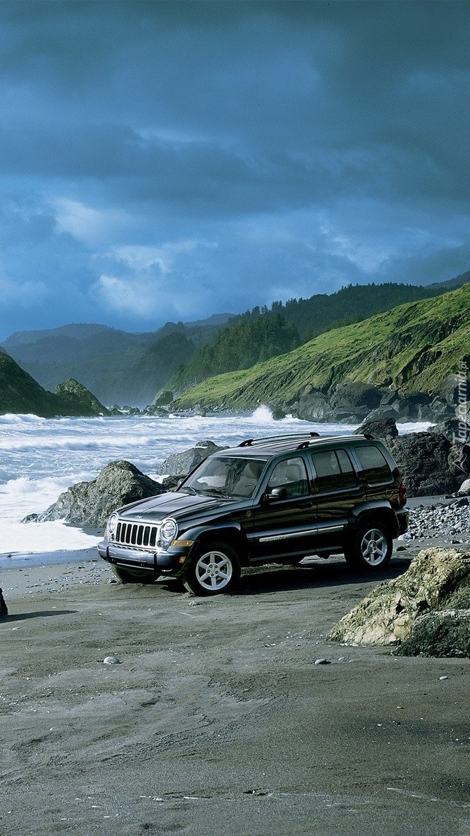 Jeep Cherokee na plaży