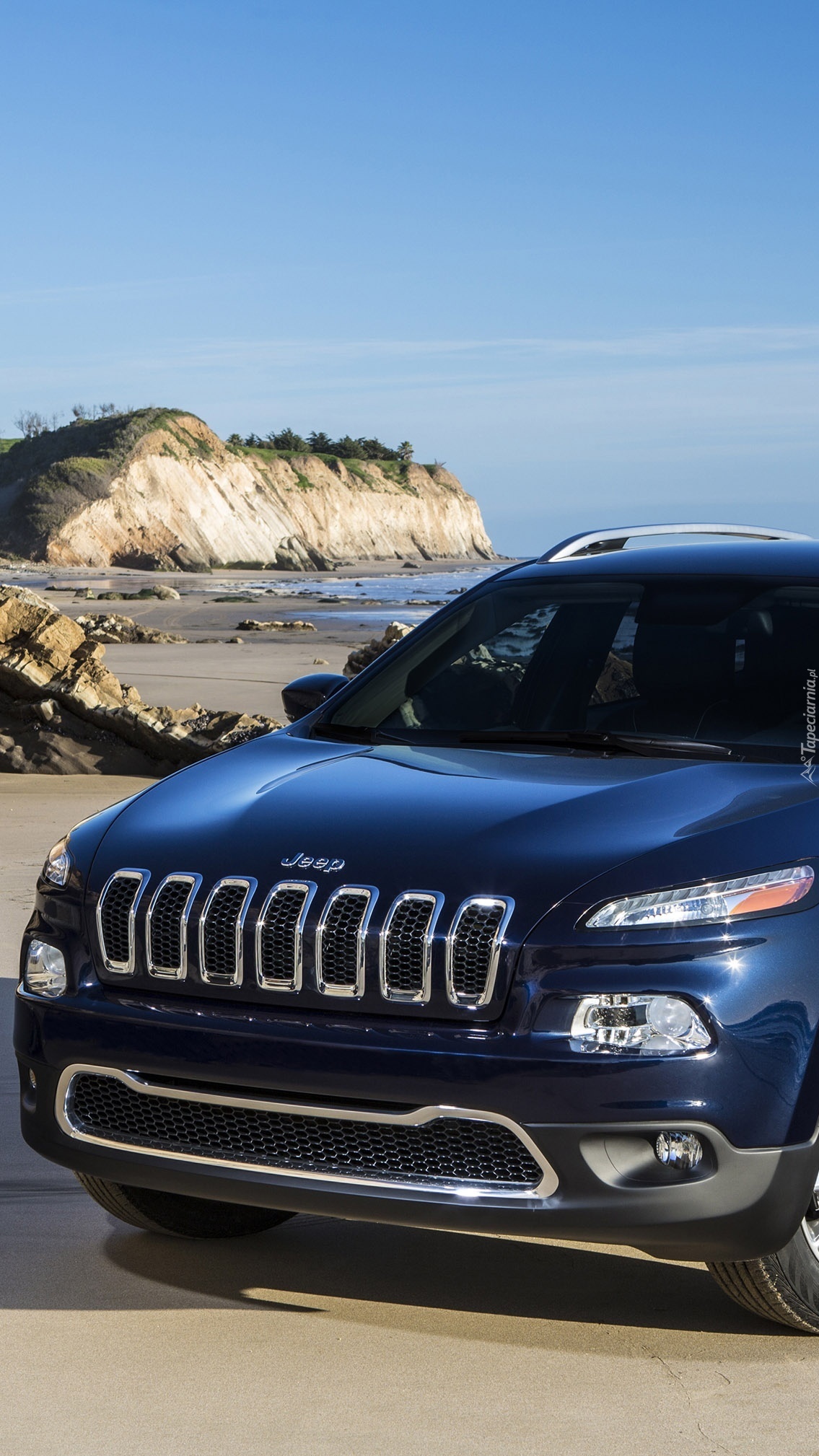 Jeep Cherokee na plaży