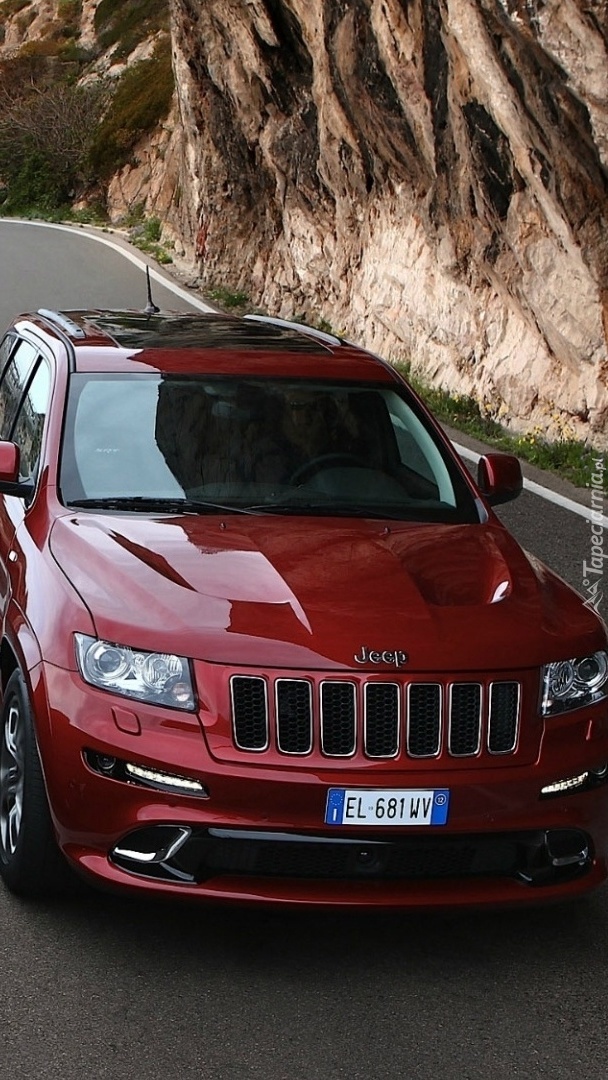 Jeep Grand Cherokee SRT8 na drodze