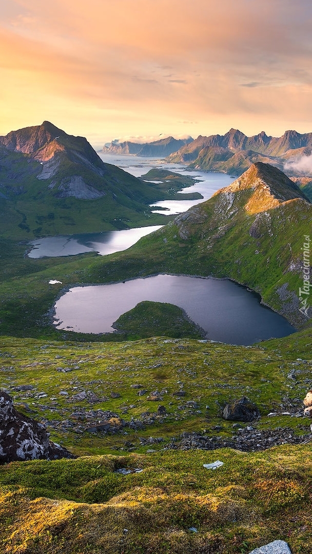 Jeziora na norweskich Lofotach