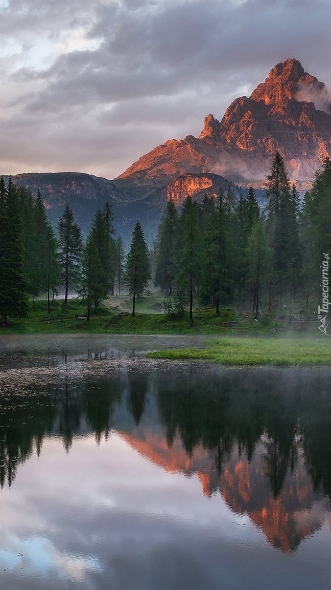 Jezioro Antorno Lake i masyw Tre Cime di Lavaredo