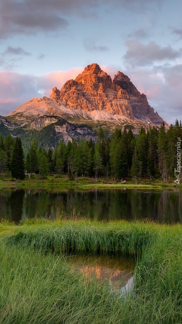 Jezioro Antorno Lake i masyw Tre Cime di Lavaredo