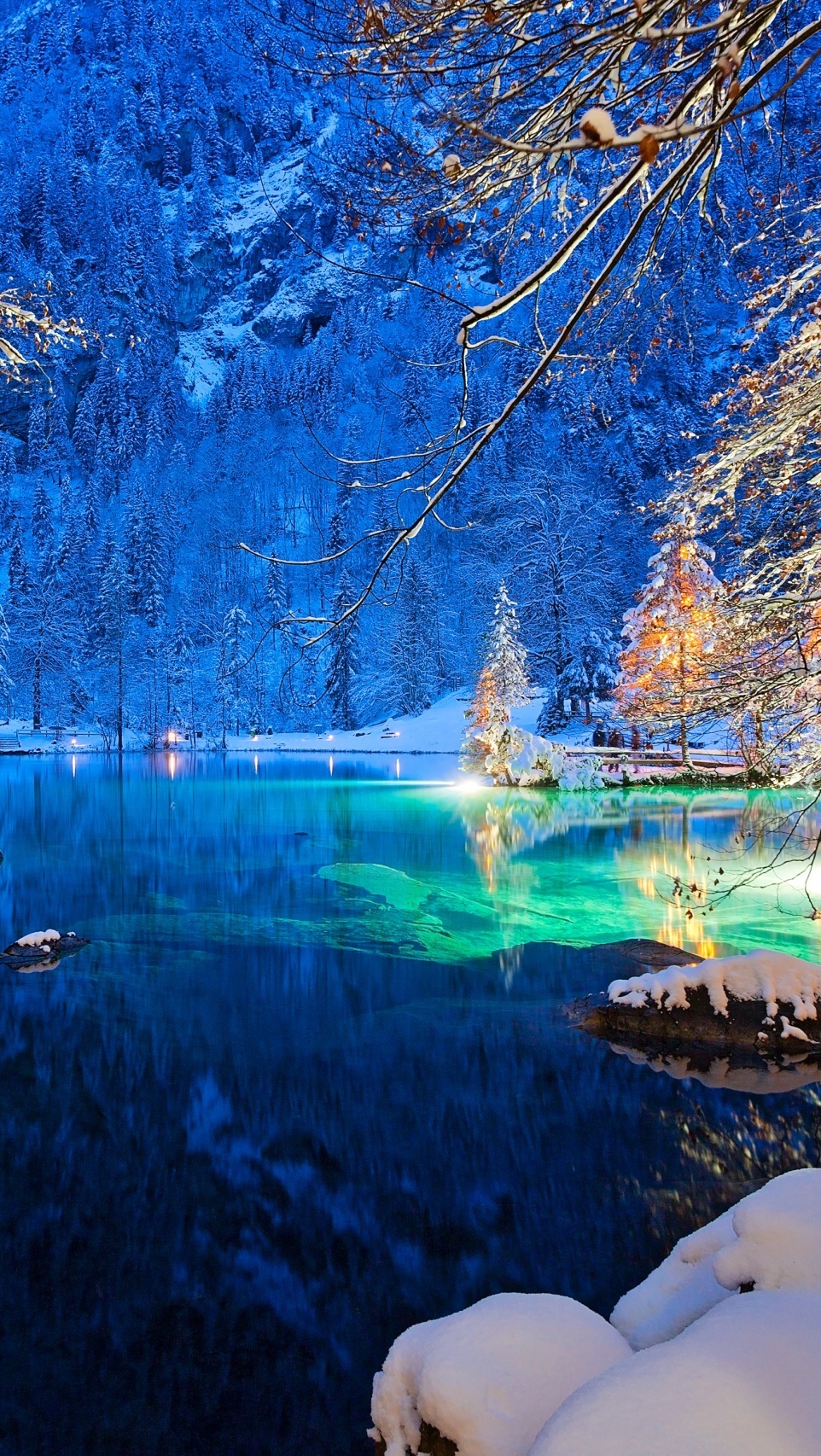 Jezioro Blausee w dolinie Kander Valley