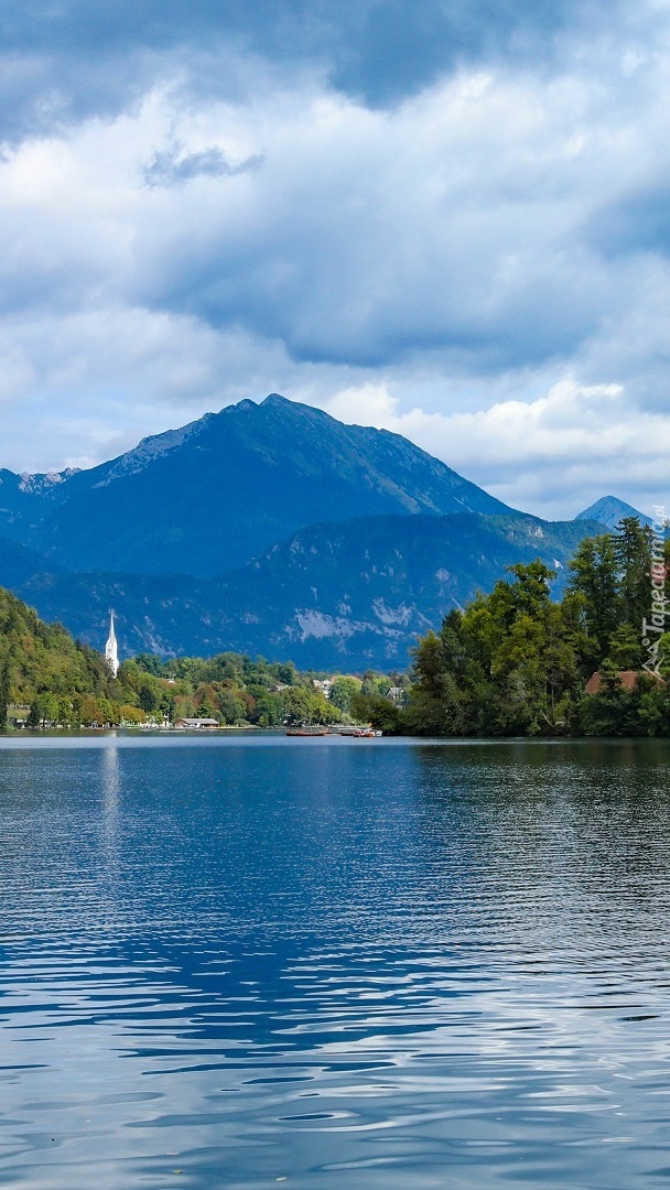 Jezioro Bled w górach