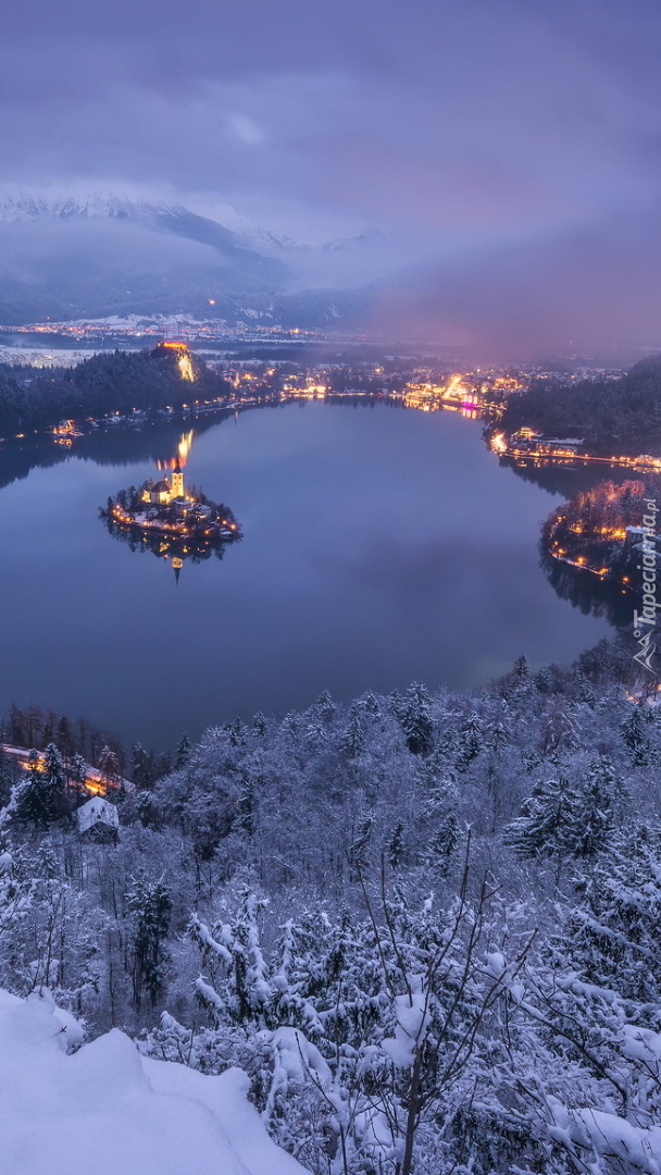 Jezioro Bled zimową porą