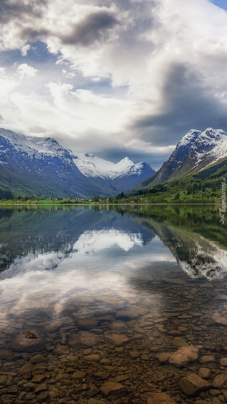 Jezioro Floen Lake w Norwegii