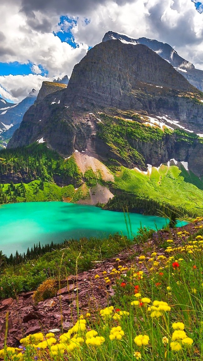 Jezioro Grinnell Lake i góry