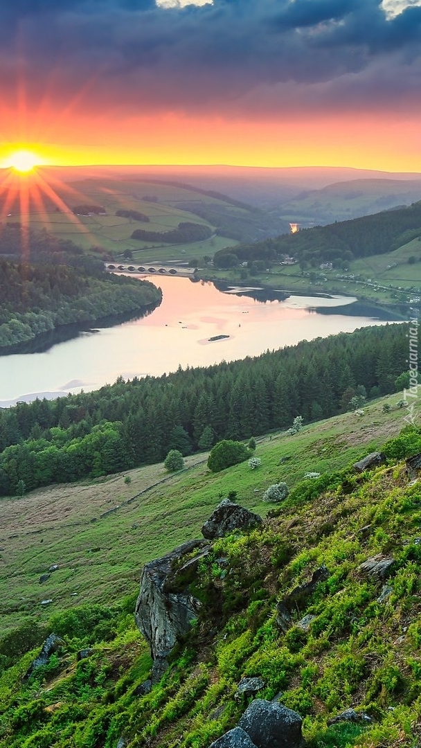 Jezioro Ladybower Reservoir w Anglii