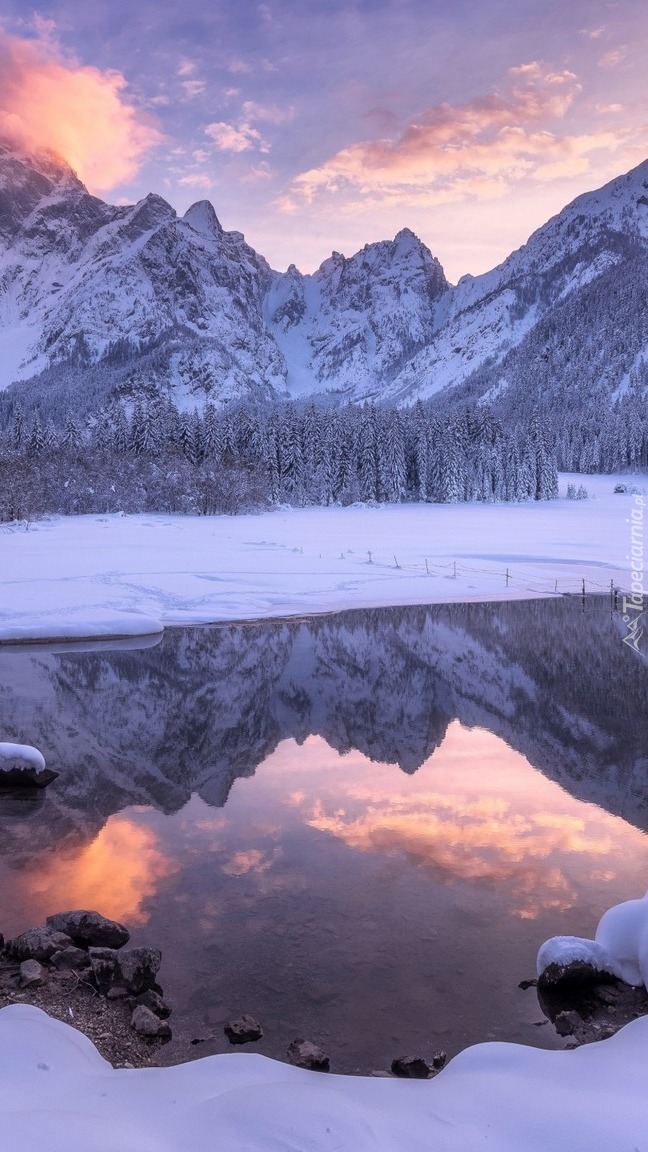 Jezioro Laghi di Fusine w górach