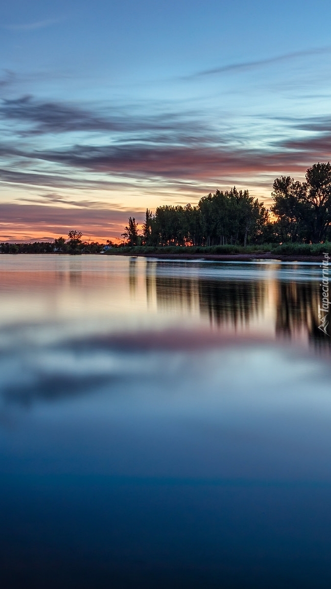 Jezioro Lake Chatfield o poranku