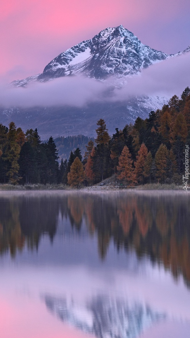 Jezioro Lake of Staz w Alpach Redeckich