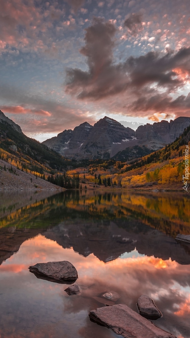 Jezioro Maroon Lake w Górach Skalistych