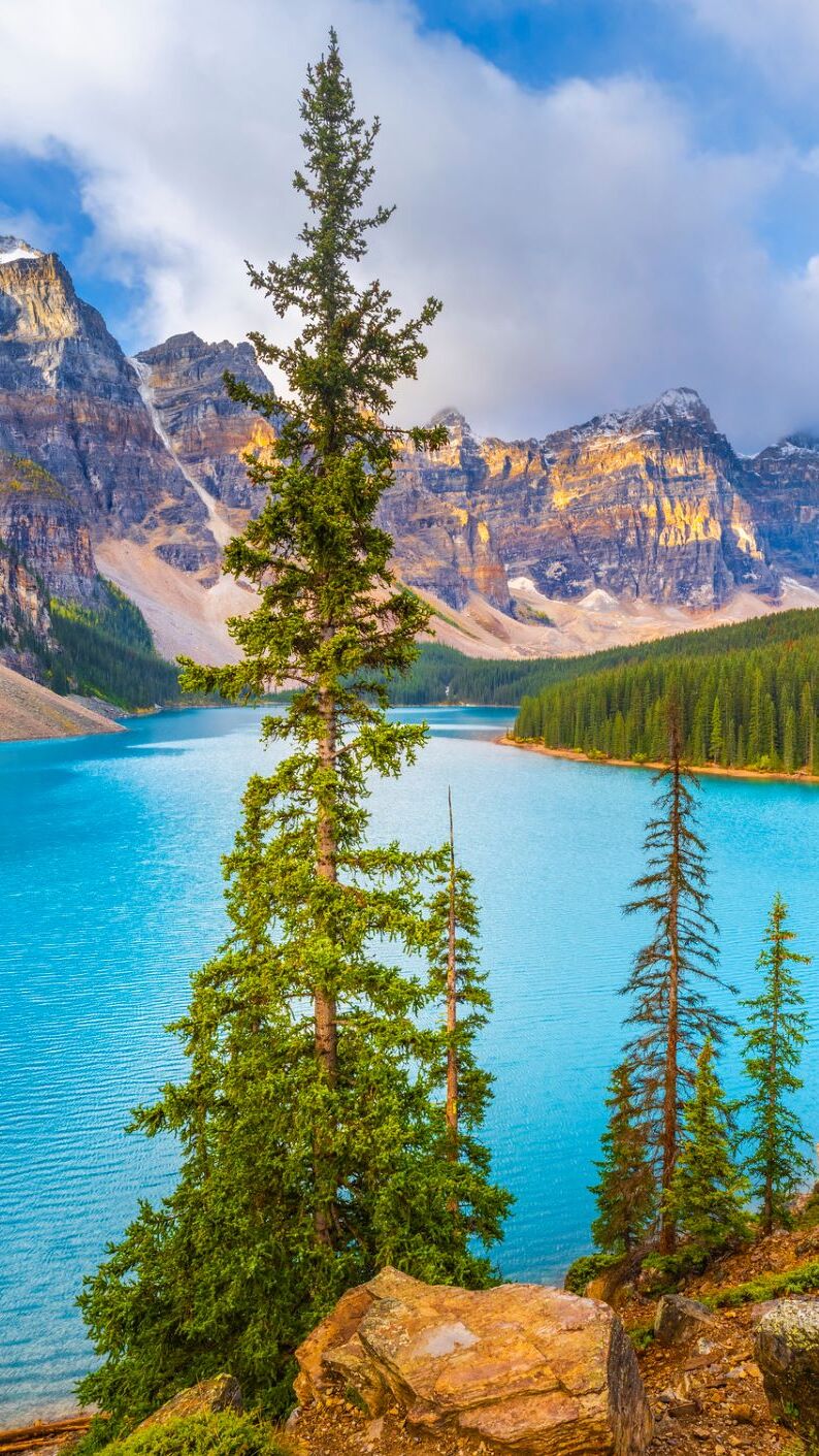 Jezioro Moraine Lake w Parku Narodowym Banff