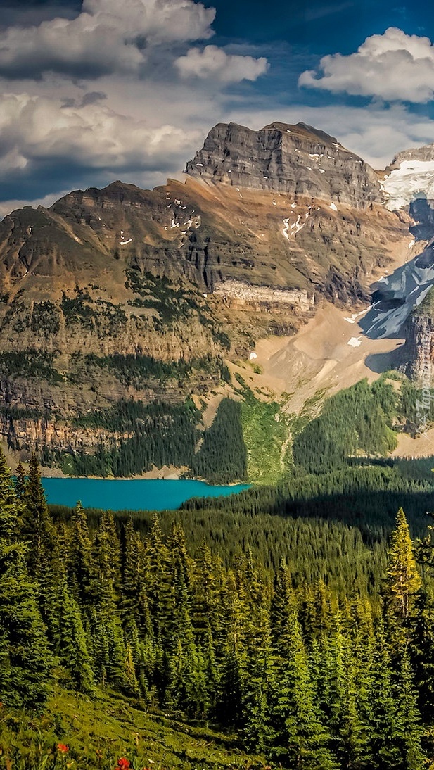 Jezioro Moraine w Górach Skalistych