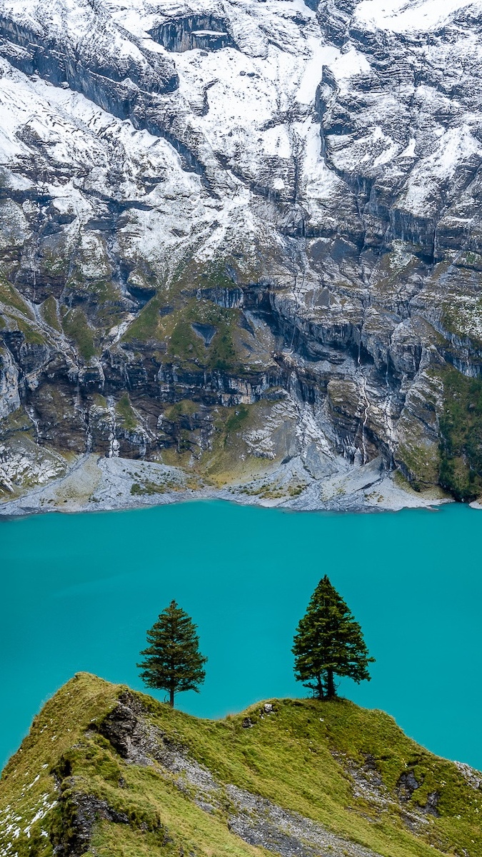 Jezioro Oeschinen w Alpach Berneńskich