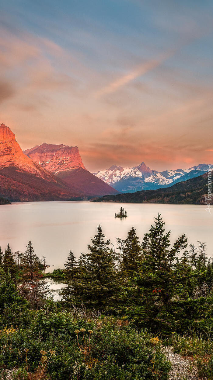 Jezioro Saint Mary Lake w górach Skalistych