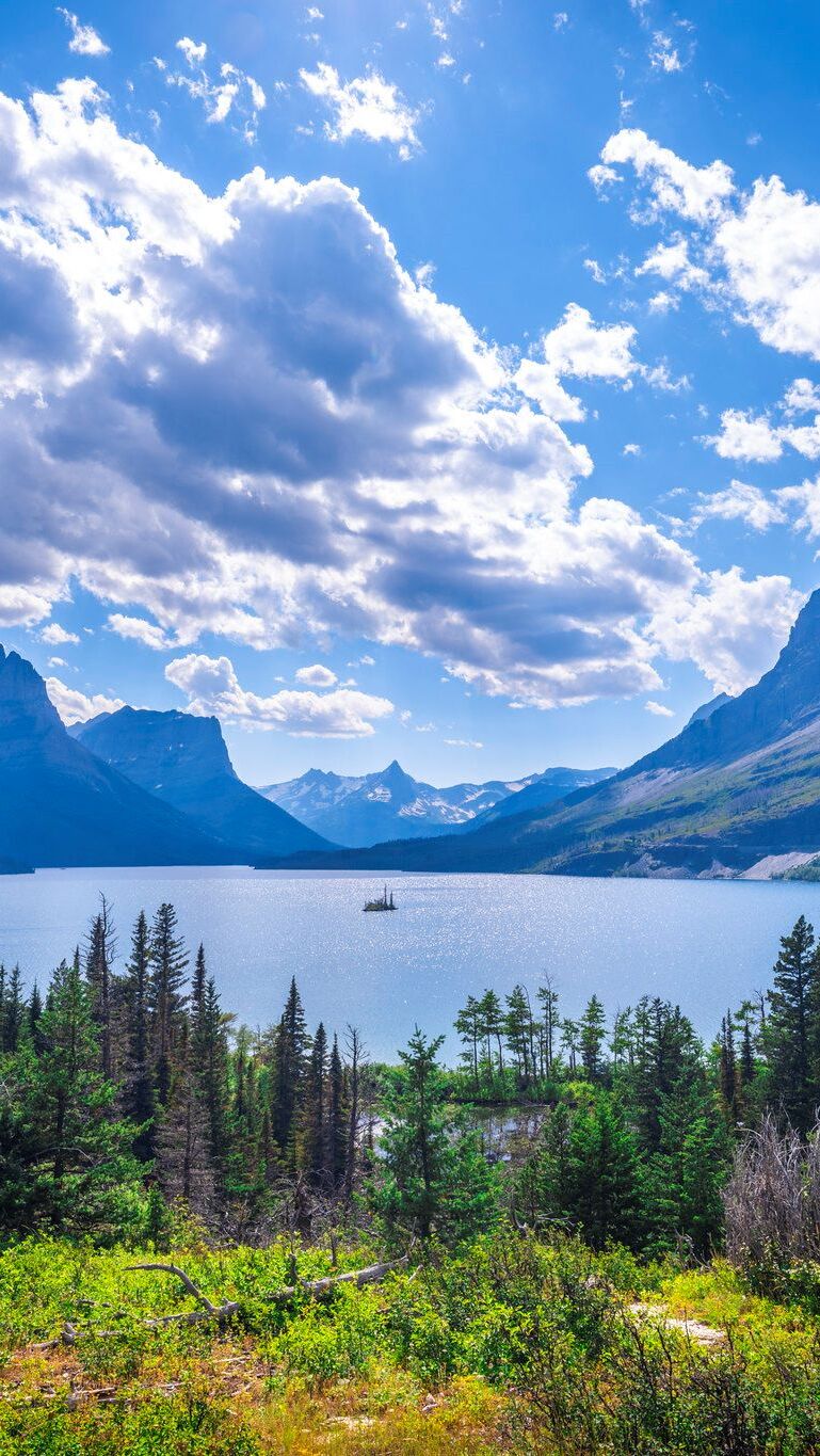 Jezioro Saint Mary Lake w Parku Narodowym Glacier