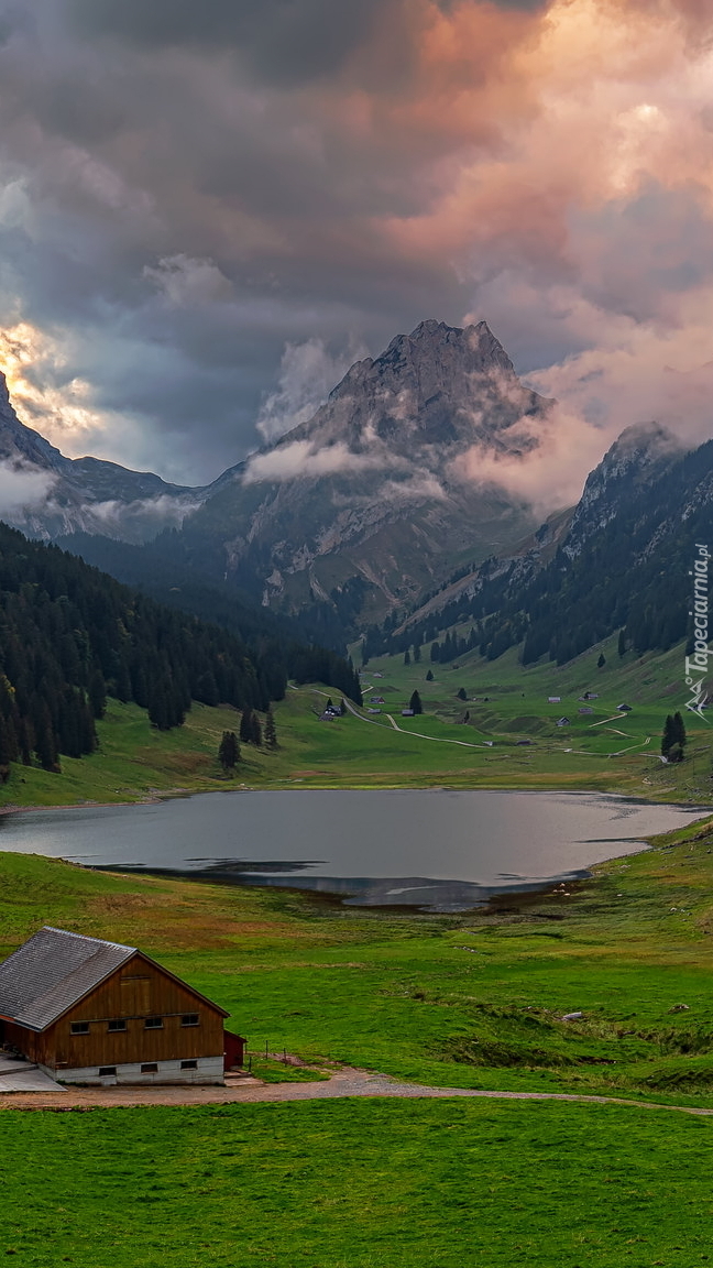 Jezioro Samtisersee w Alpach