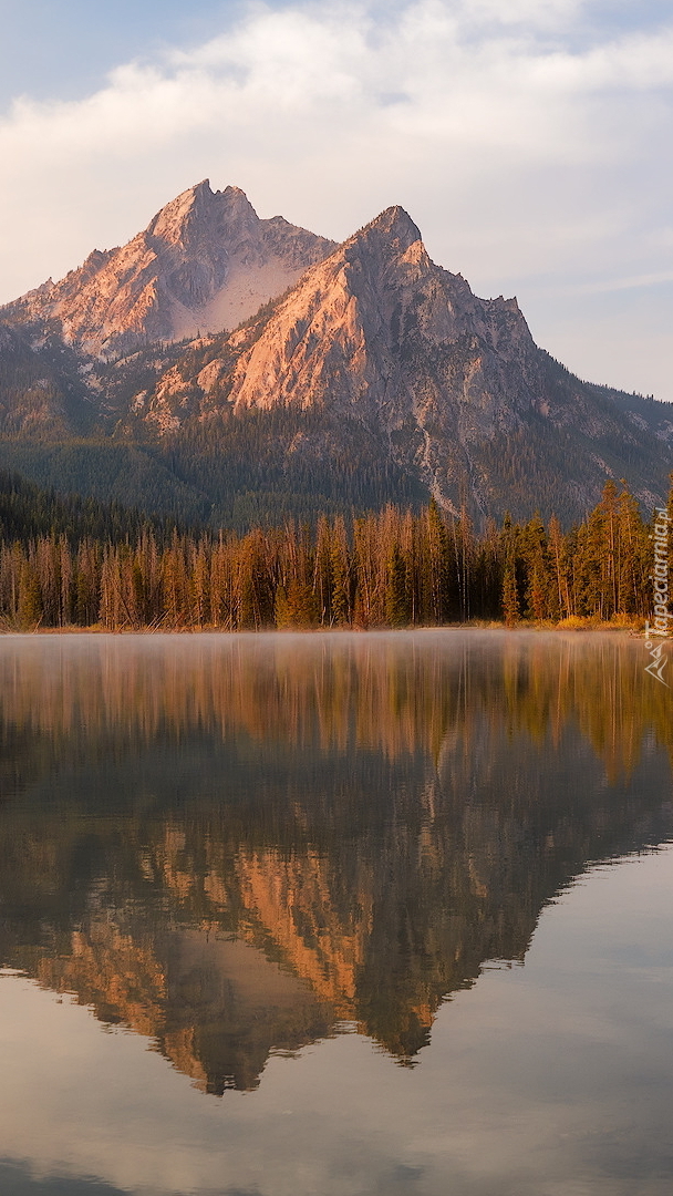 Jezioro Stanley Lake i góra Mcgown Peak