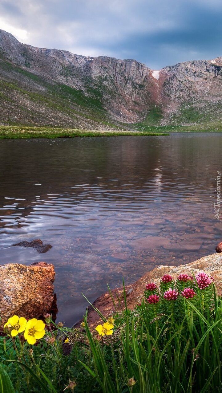 Jezioro Summit Lake w górach Mount Evans