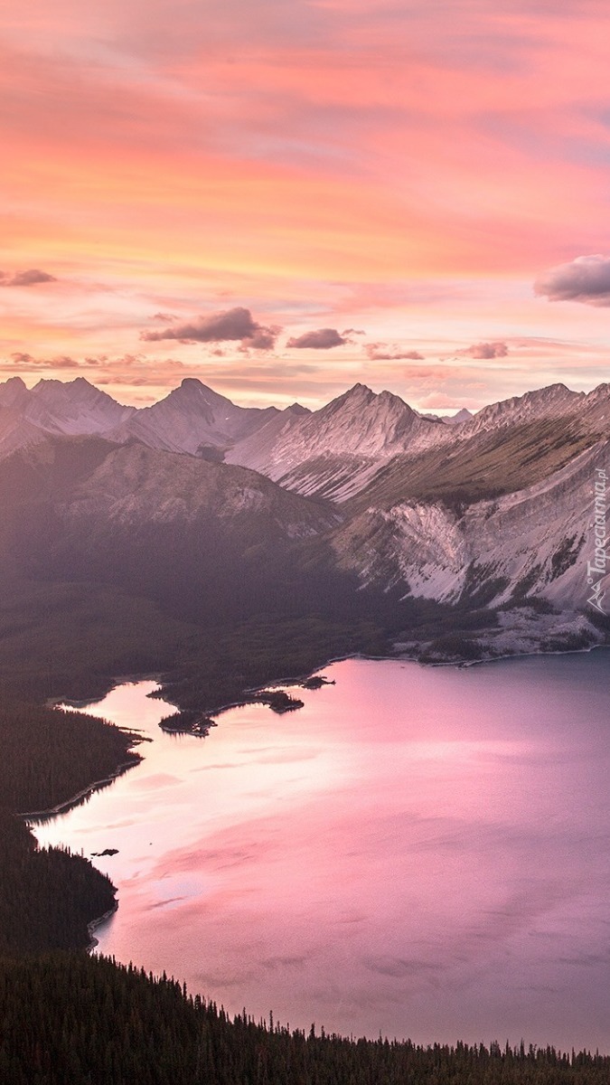 Jezioro Upper Kananaskis Lake w Kanadzie