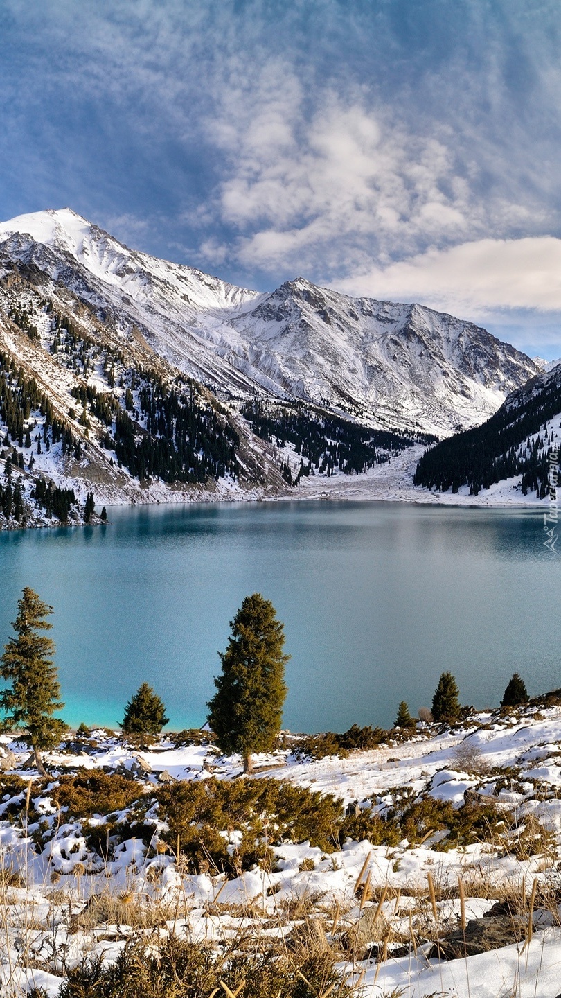 Jezioro w górach