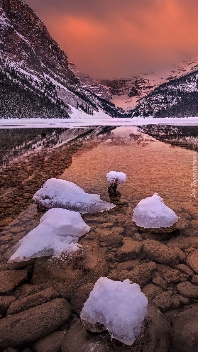 Jezioro w Parku Narodowym Banff