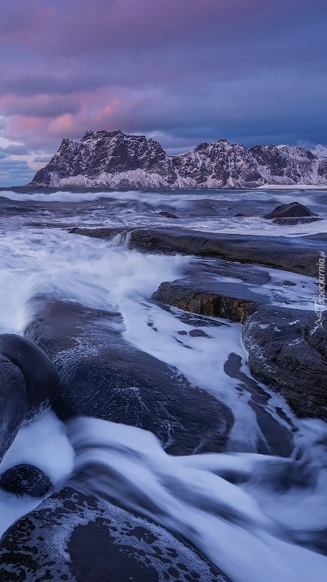 Kamienie i skały na brzegu morza w Norwegii