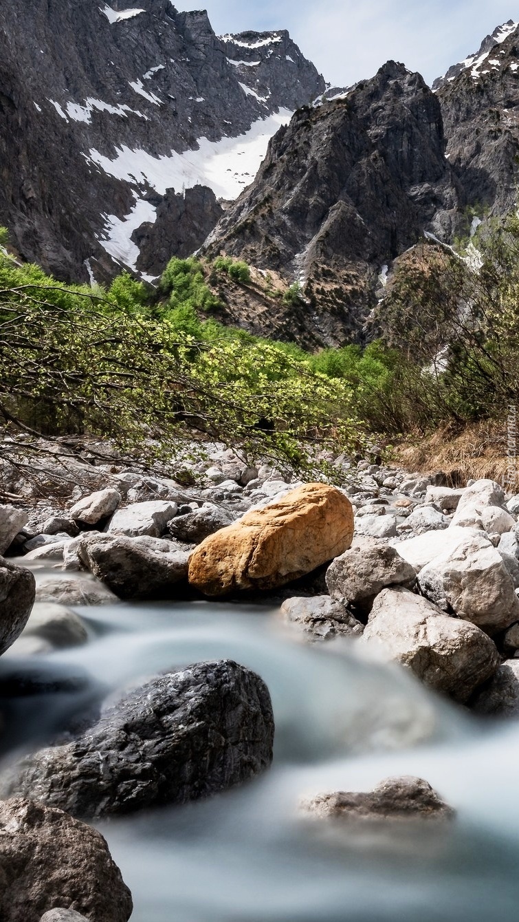 Kamienie w rzece Eisbach