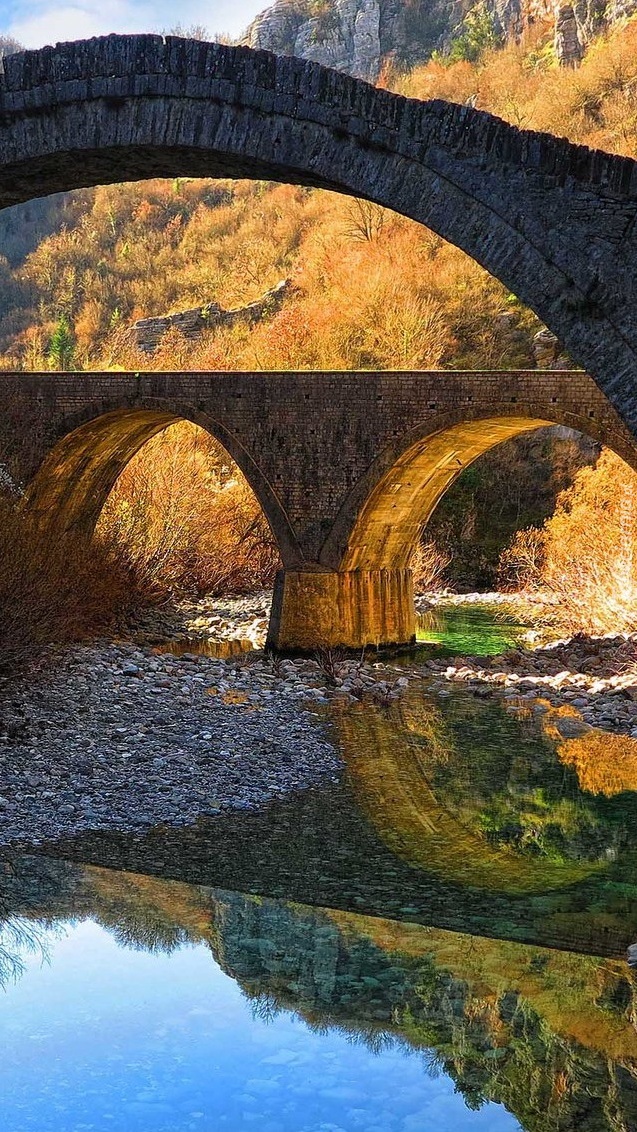 Kamienne mosty nad rzeką