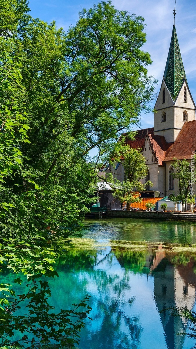 Klasztor nad stawem w Blaubeuren