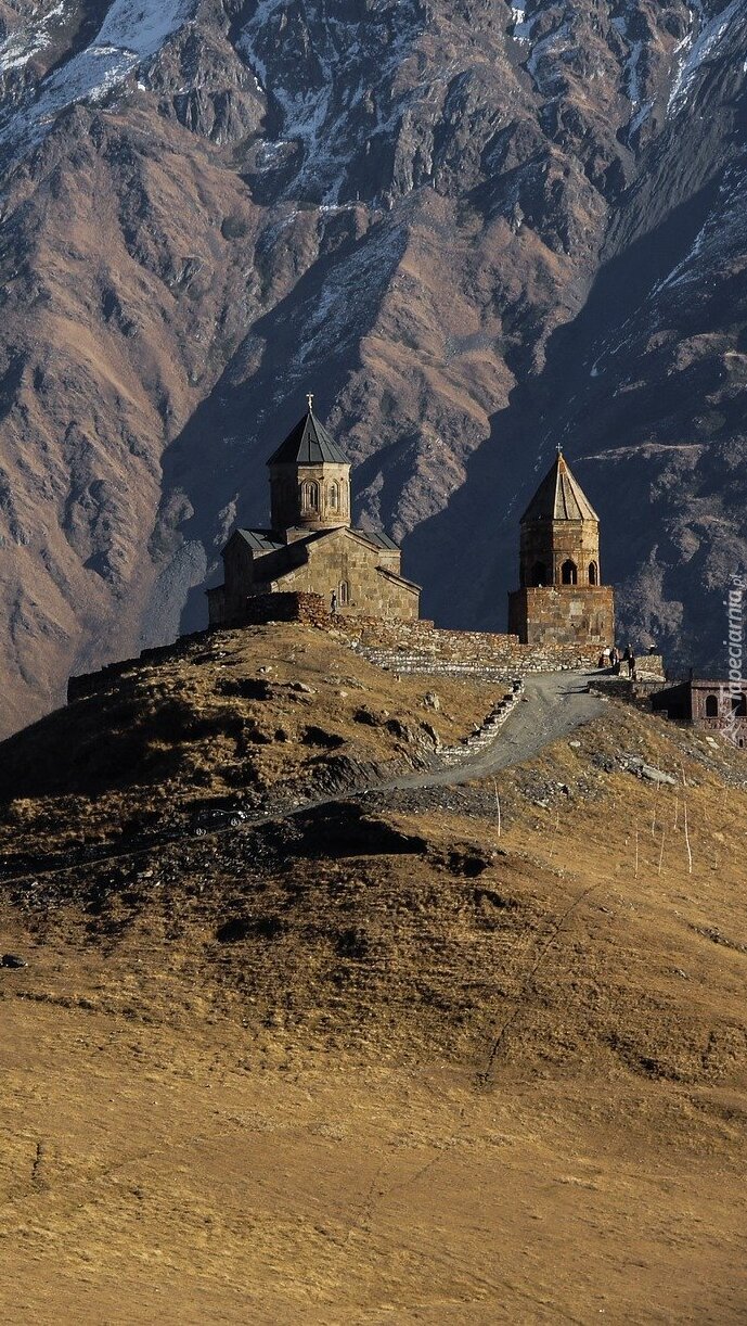 Klasztor Świętej Trójcy u podnóża Kazbeku