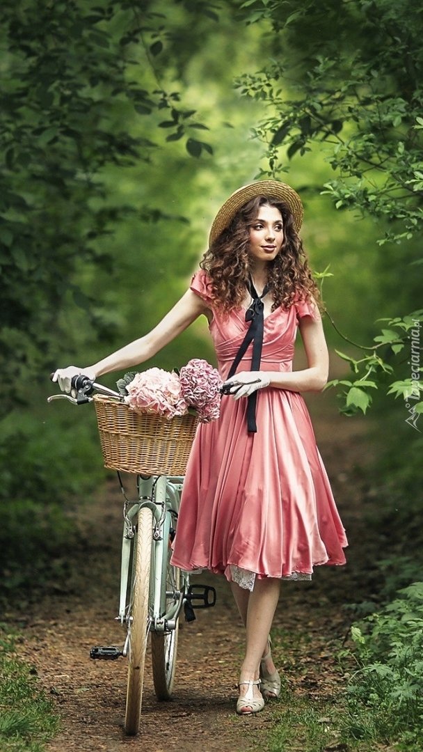 Kobieta z rowerem