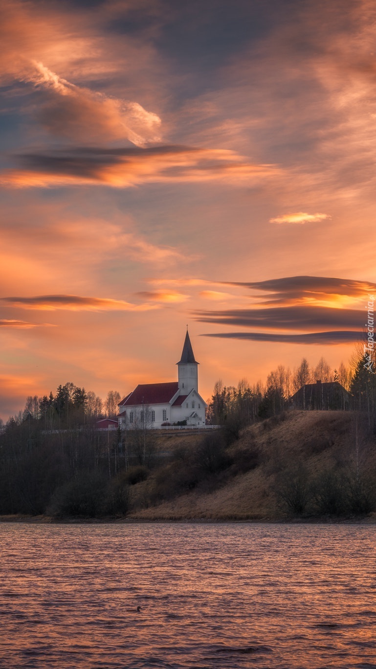 Kościół nad rzeką