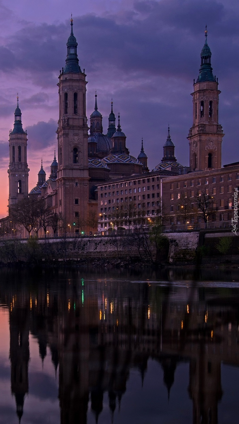 Kościół nad rzeką