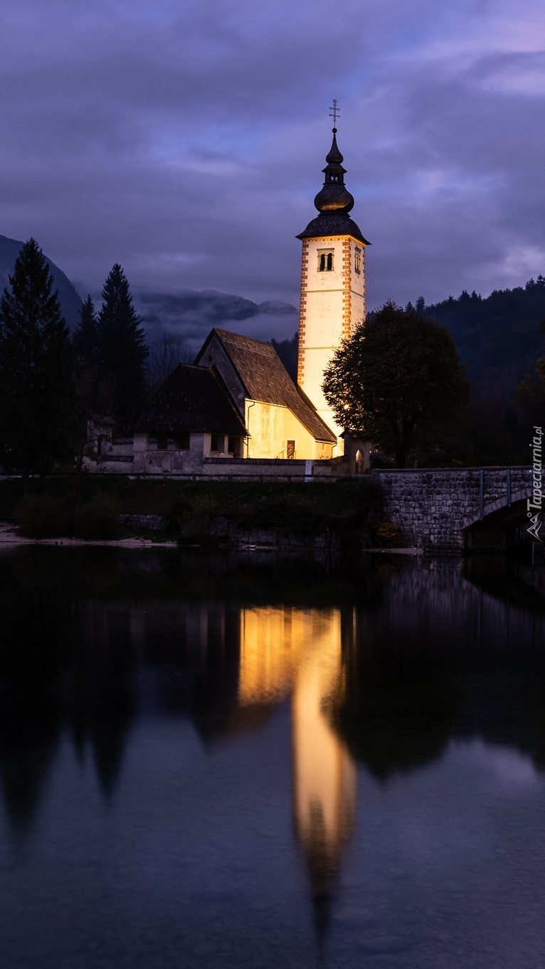 Kościół św Jana nad jeziorem Bohinj