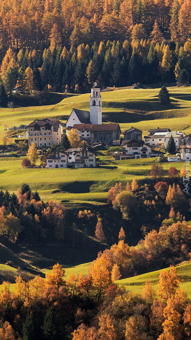 Kościół we wsi Savognin w Szwajcarii