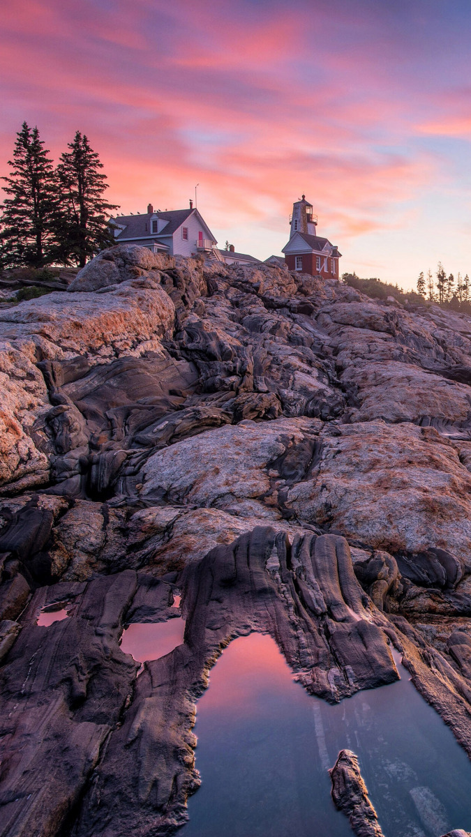 Latarnia morska Pemaquid Point Lighthouse i dom na skałach