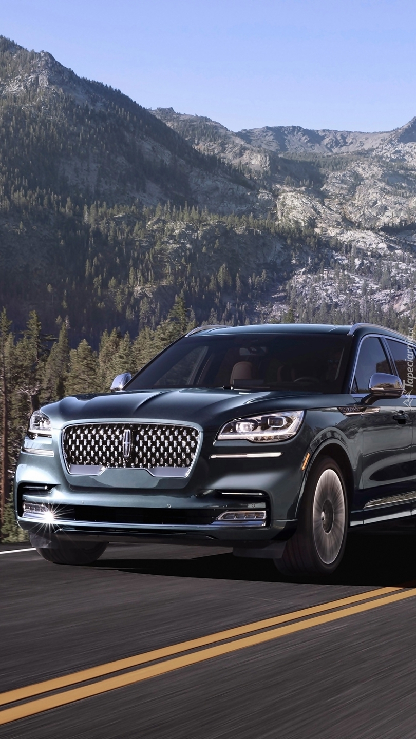 Lincoln Aviator II z przodu