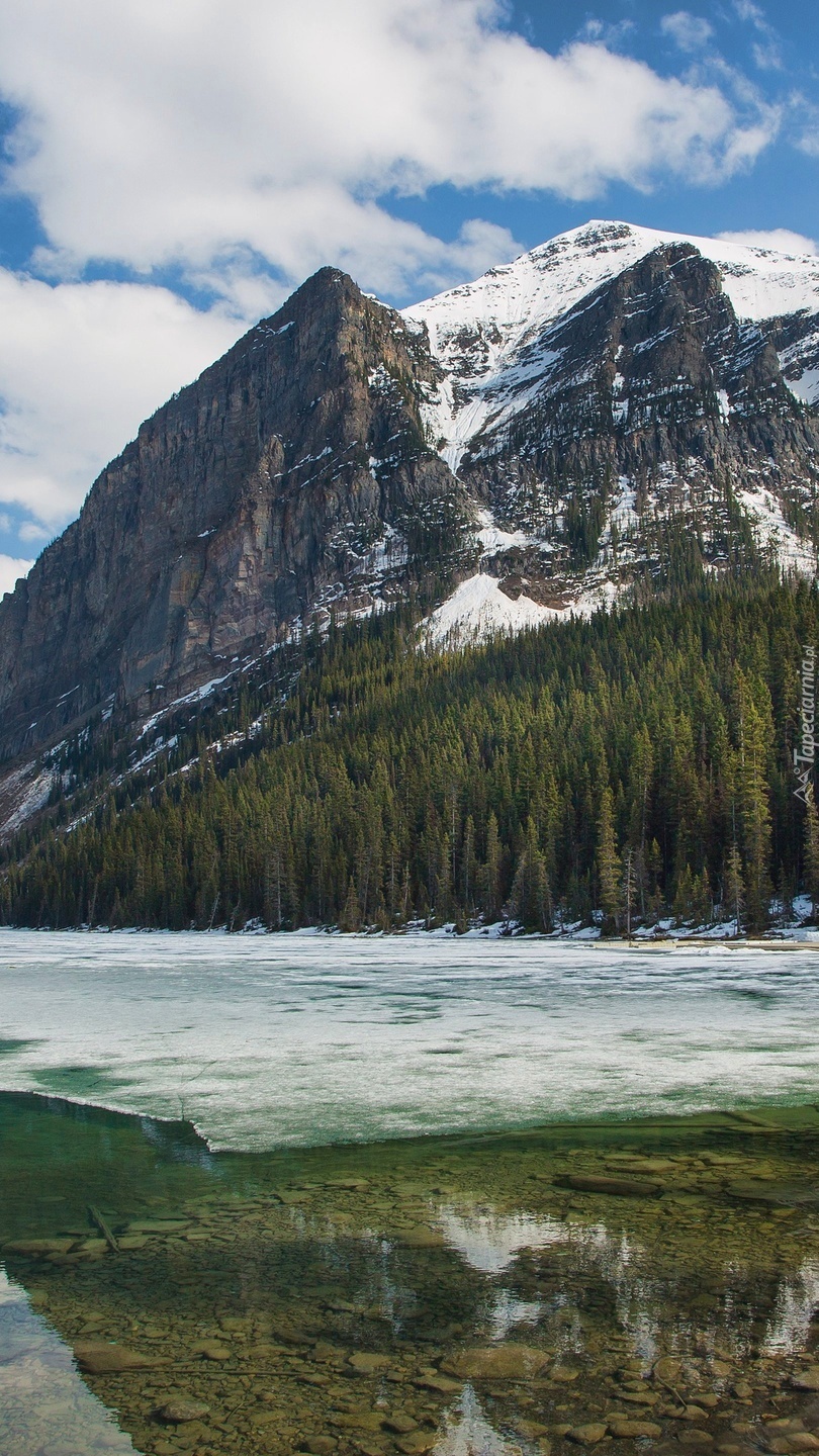 Lód na jeziorze Lake Louise