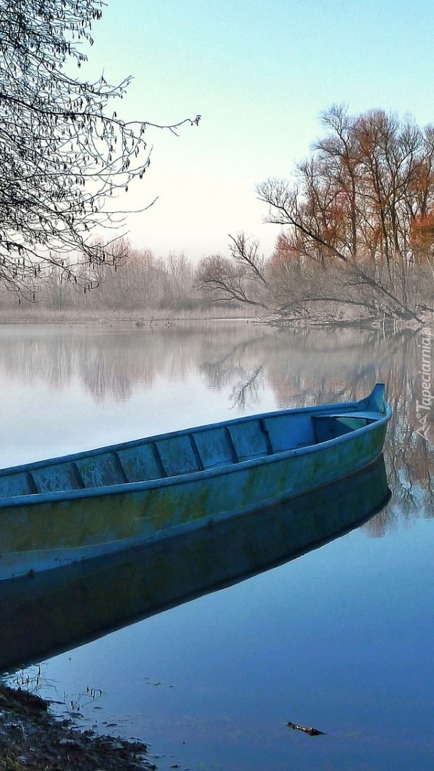 Łódź na rzece