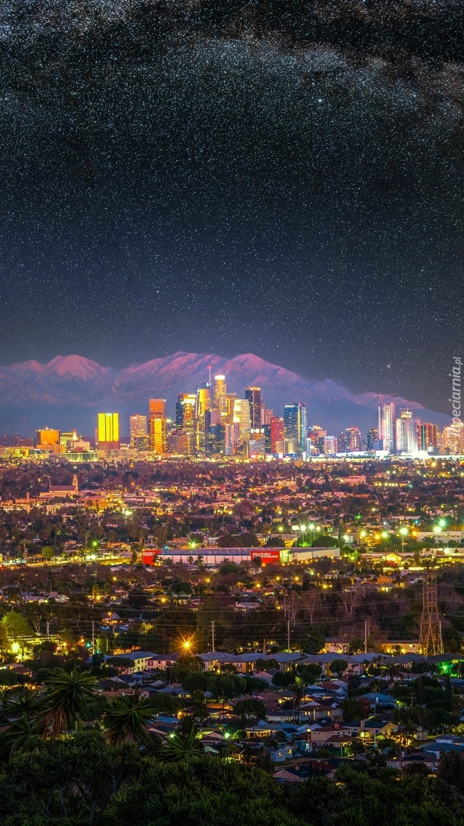 Los Angeles na tle gór San Gabriel