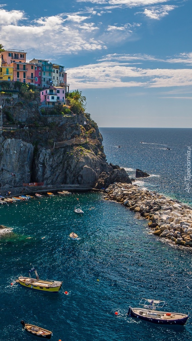 Manarola na skałach nad Morzem Liguryjskim