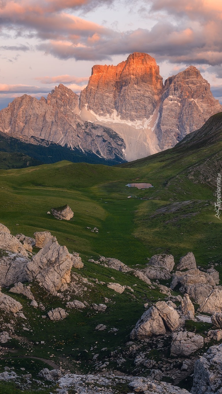 Masyw Monte Mondeval we włoskich Dolomitach